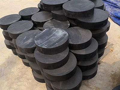 金昌板式橡胶支座由若干层橡胶片与薄钢板经加压硫化